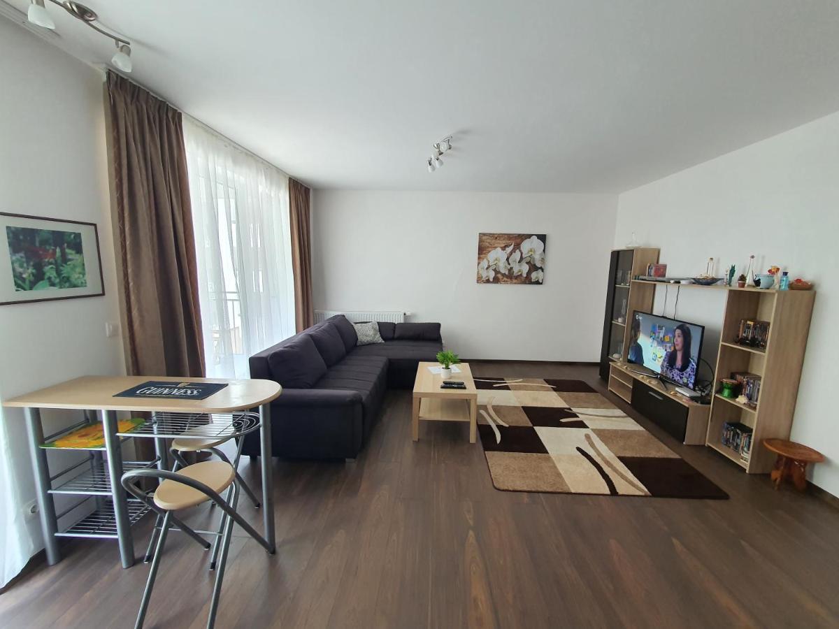 Park West Apartment - Free Parking Budapest Eksteriør bilde