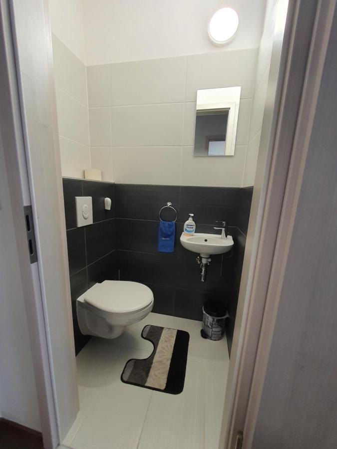 Park West Apartment - Free Parking Budapest Eksteriør bilde
