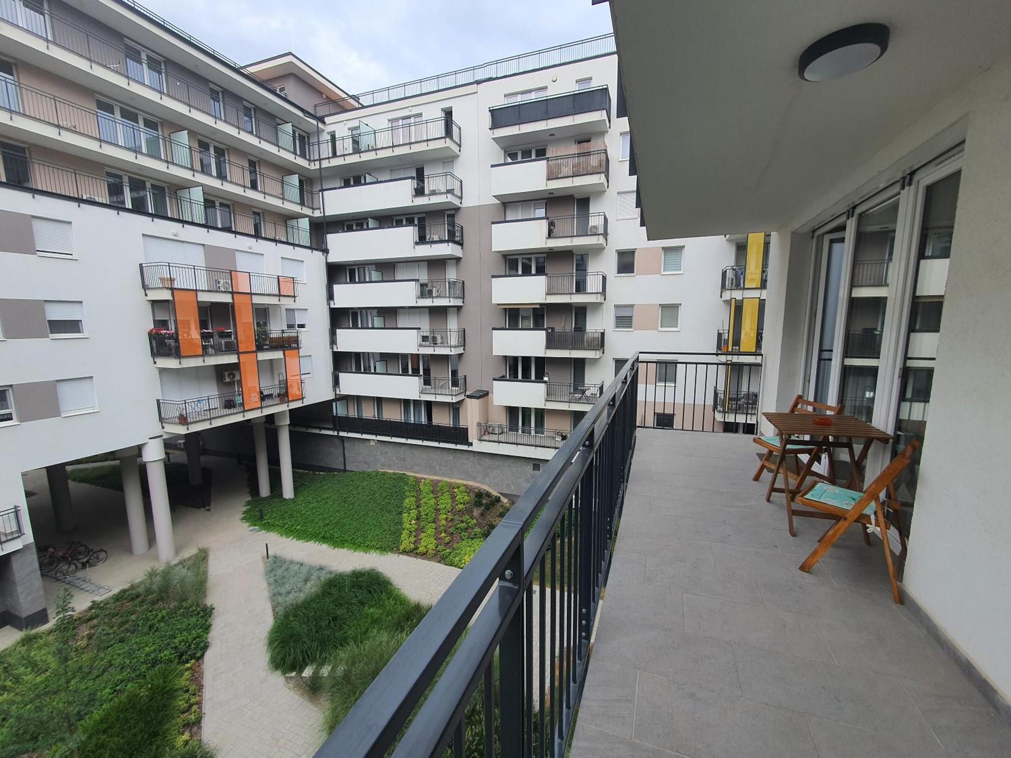 Park West Apartment - Free Parking Budapest Eksteriør bilde